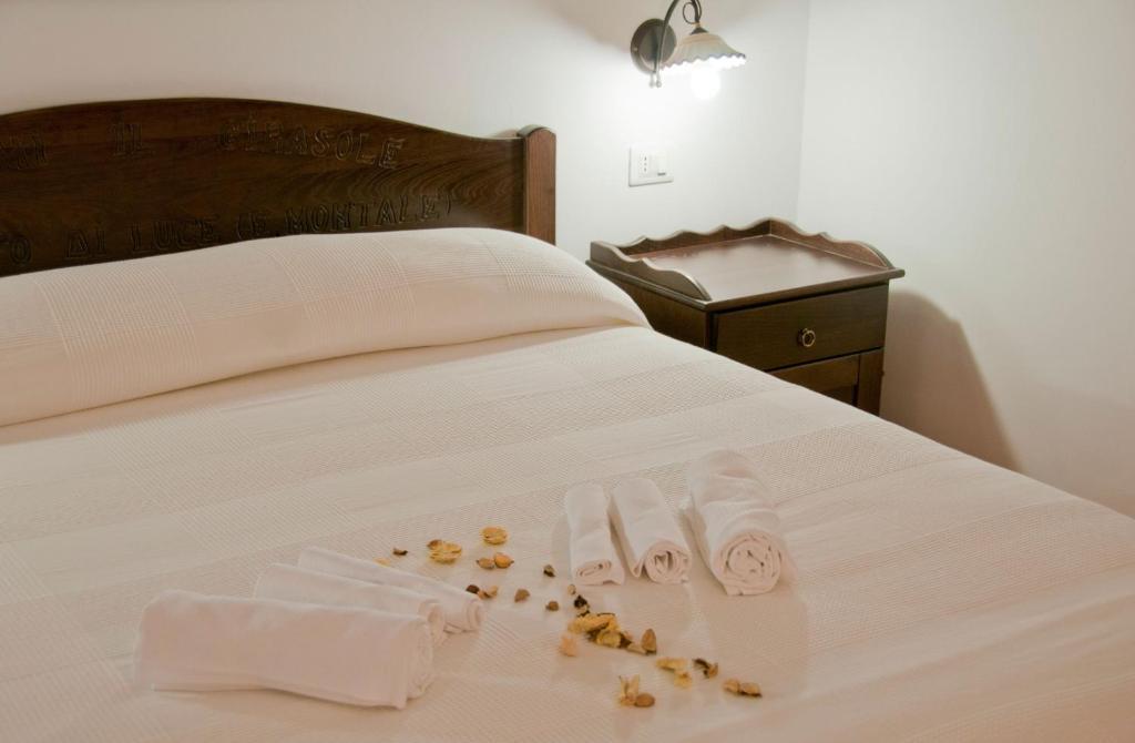 Casale Il Gheppio Guest House Laureana Cilento Стая снимка