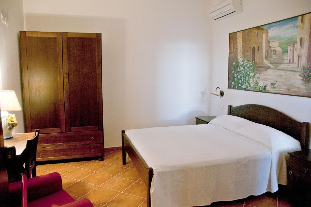Casale Il Gheppio Guest House Laureana Cilento Стая снимка