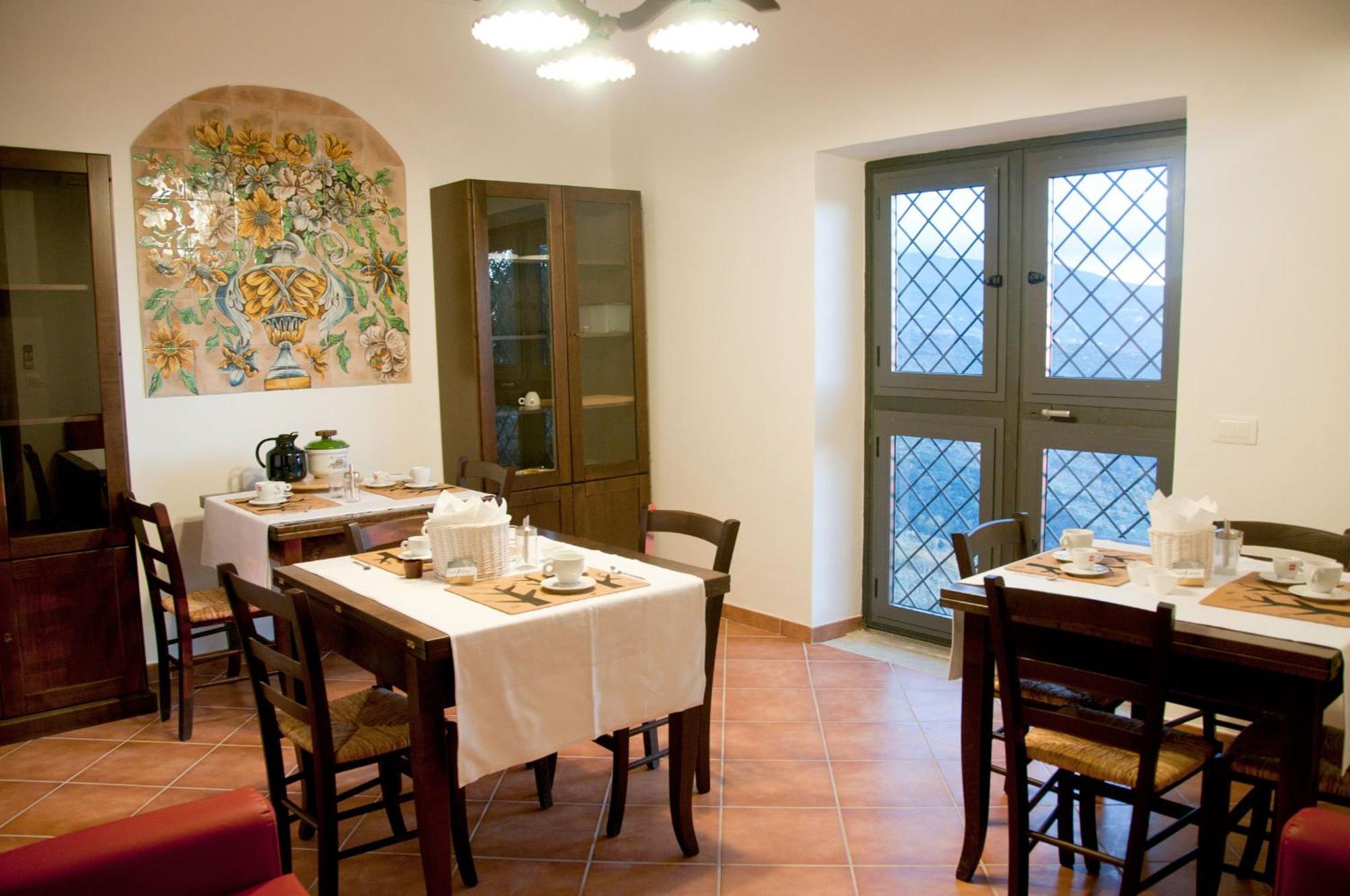 Casale Il Gheppio Guest House Laureana Cilento Екстериор снимка